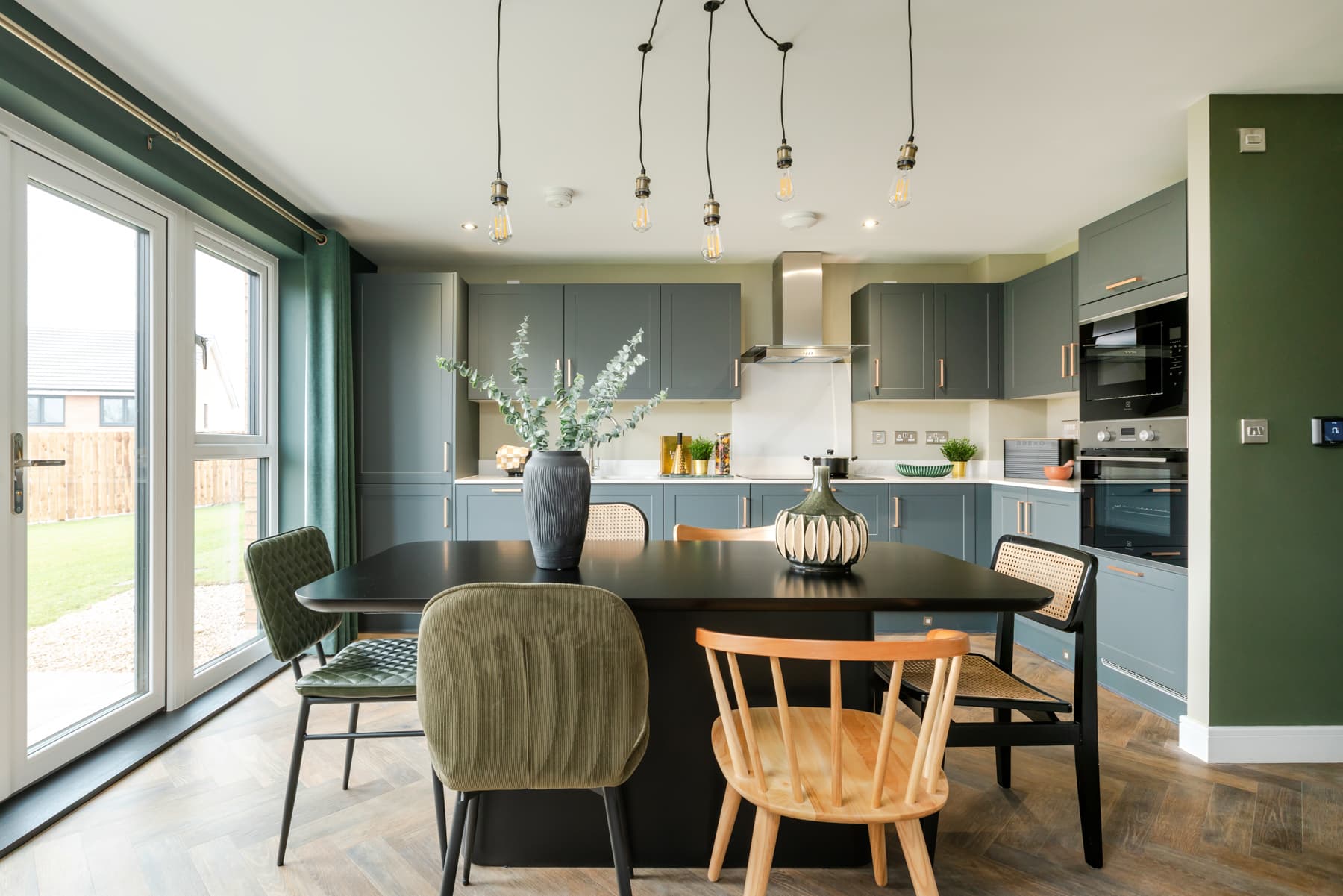 Sociable layouts for entertaining family & friends