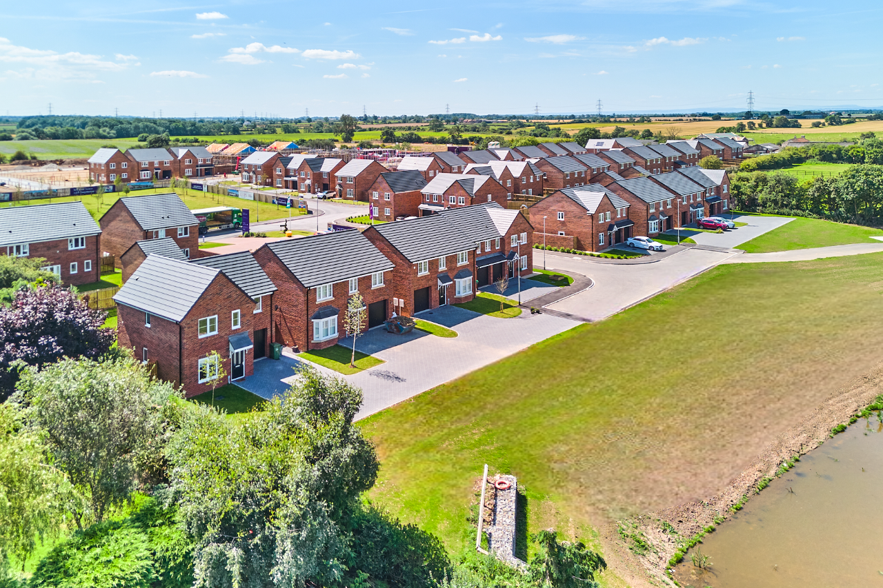 Register for updates about new homes at Oaklands ‧ Taylor Wimpey