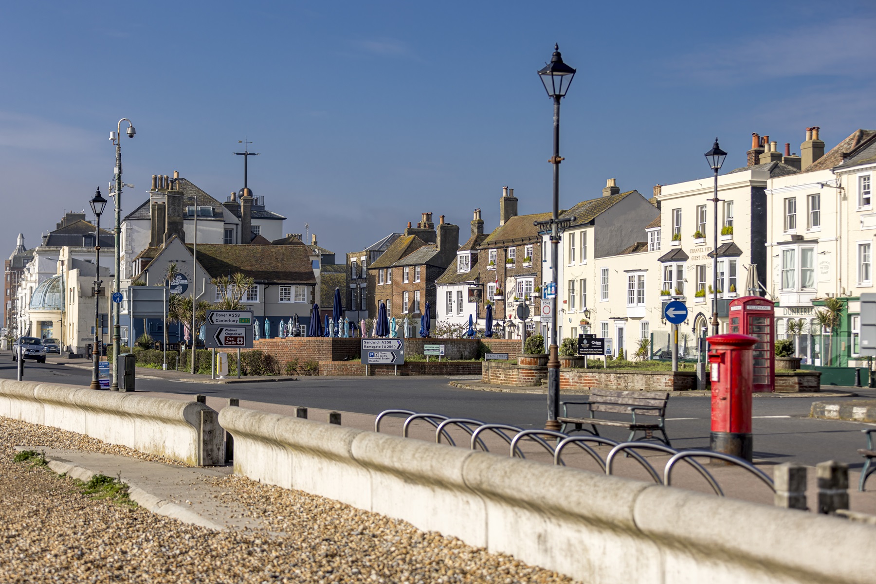 The local area offers great shops, amenities & transport links.