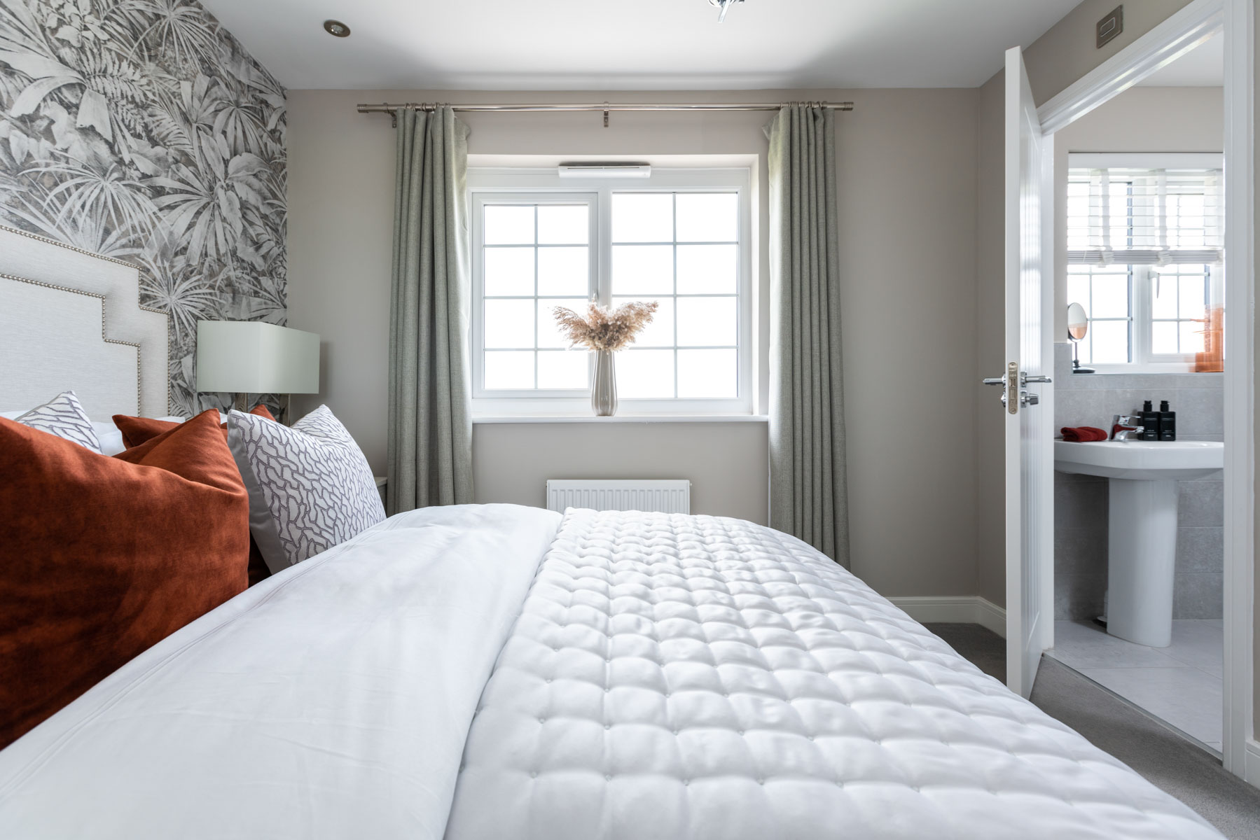 The Gosford en-suite makes mornings convenient