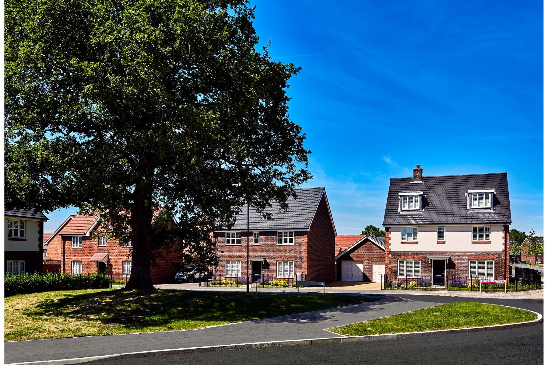 Wood ‧ New homes in Crawley ‧ Taylor Wimpey