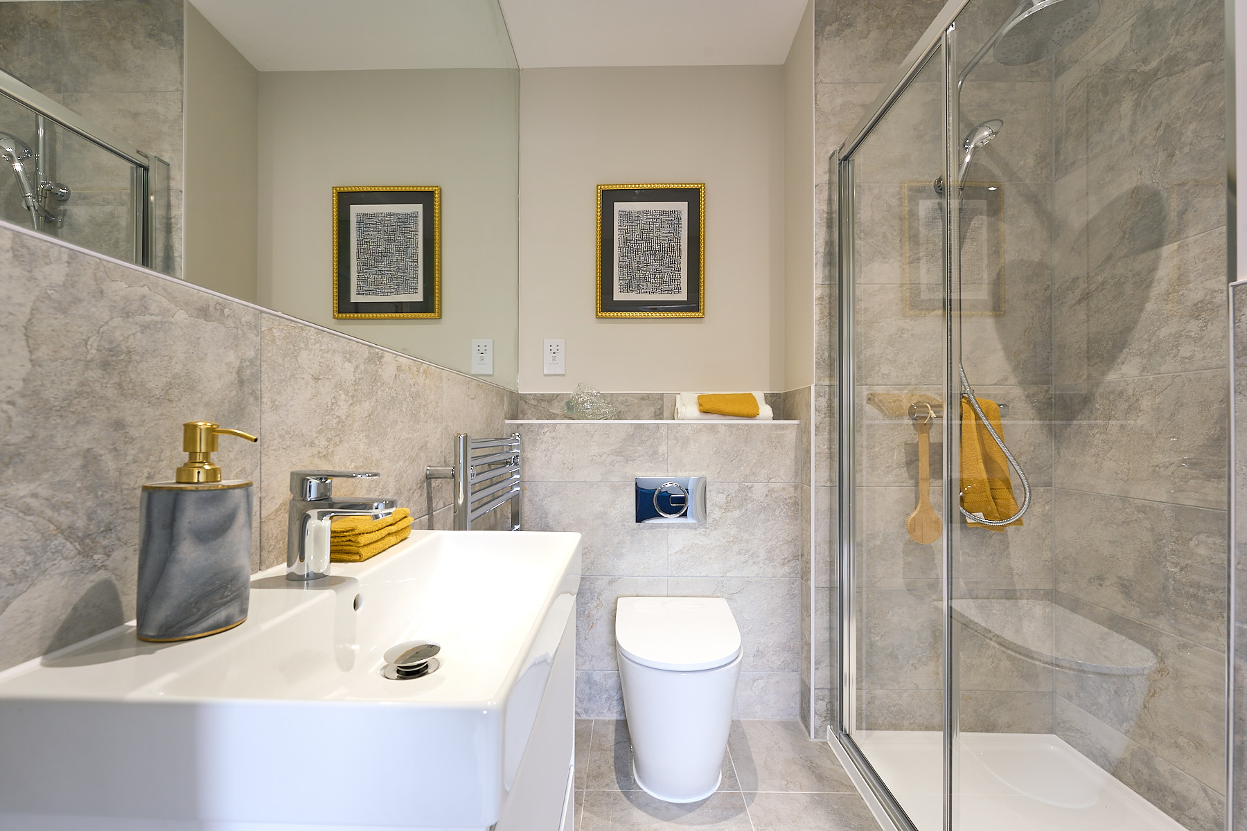 Bed 1 - En-suite