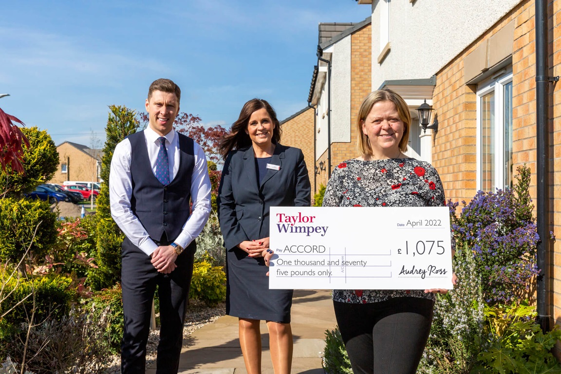 Taylor Wimpey Hawkhead Gardens Paisley ACCORD donation