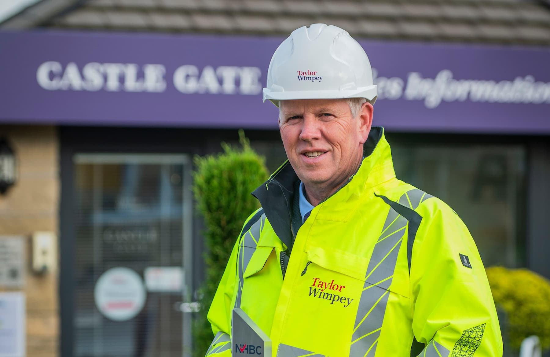 Site manager wins UK's top award for quality house building ‧ Taylor Wimpey