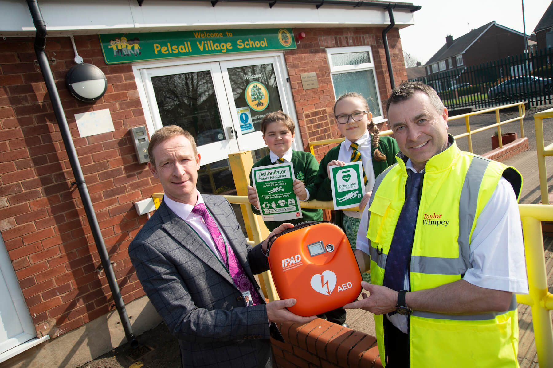 We donate life saving defibrillator in Walsall ‧ Taylor Wimpey
