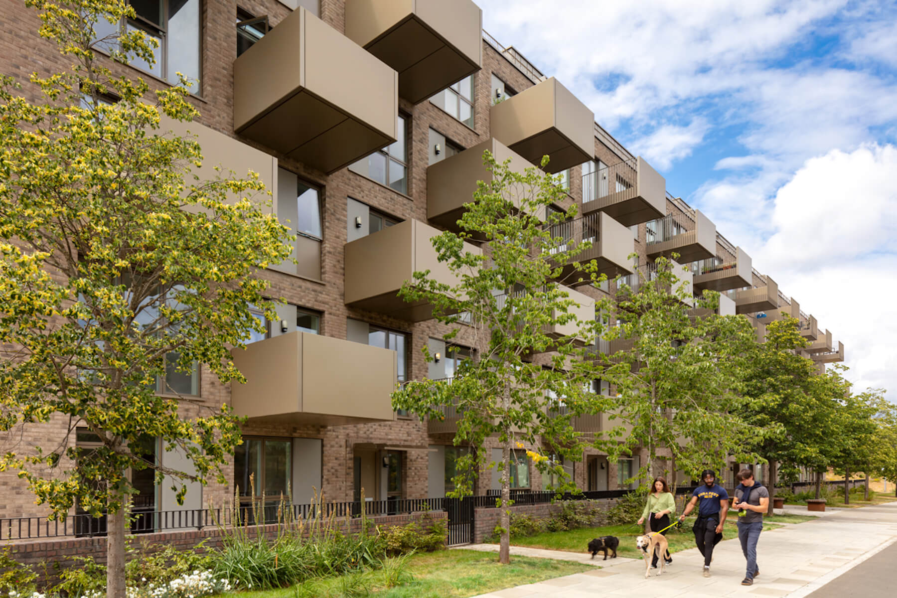 Chobham Manor recognised for outstanding architecture ‧ Taylor Wimpey