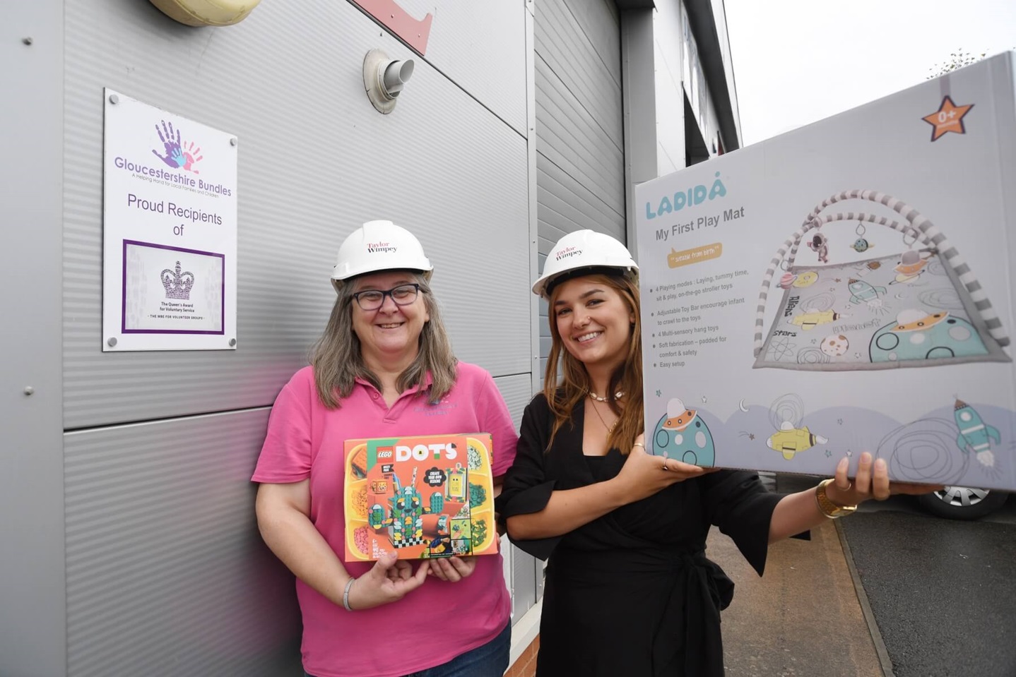 We give Gloucester charity a helping hand ‧ Taylor Wimpey