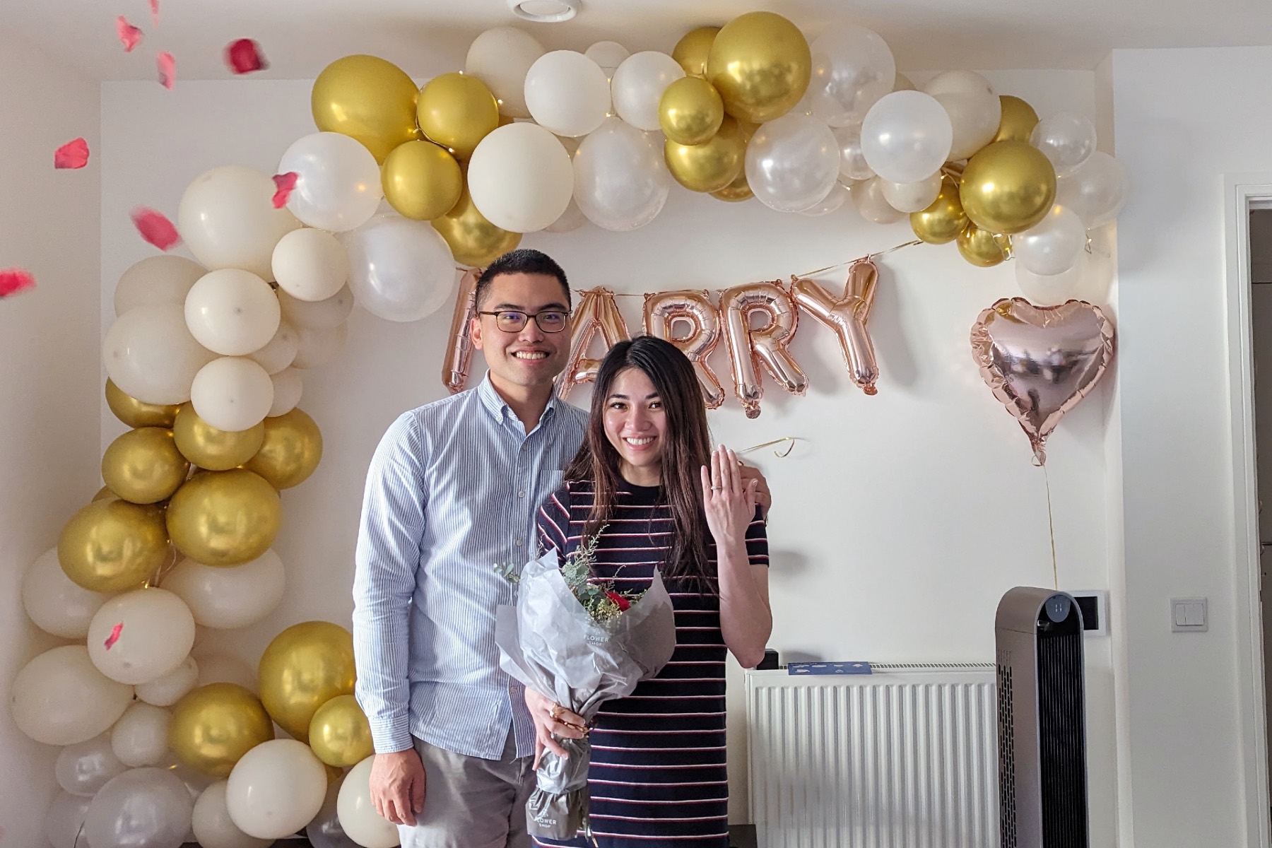 Double the joy for couple who get engaged on completion day ‧ Taylor Wimpey